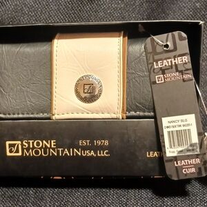 Stone Mountain Accessories Black and Tan Leather Wallet